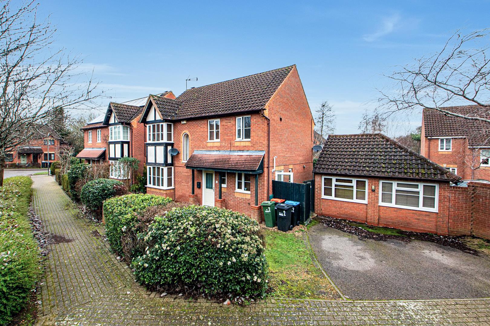 4 bed property in Curtis Croft, Milton Keynes